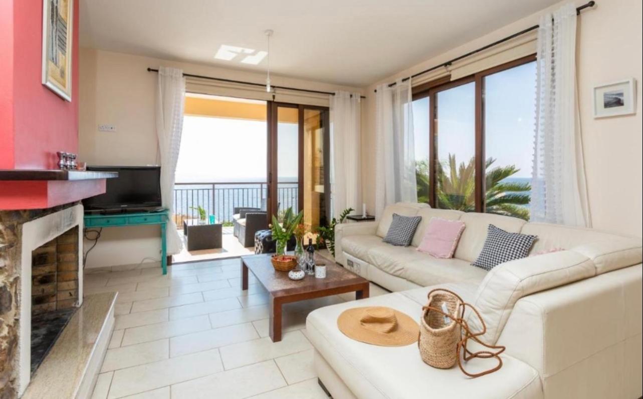 Sunset View Mermaid Villa Pomos Exterior foto