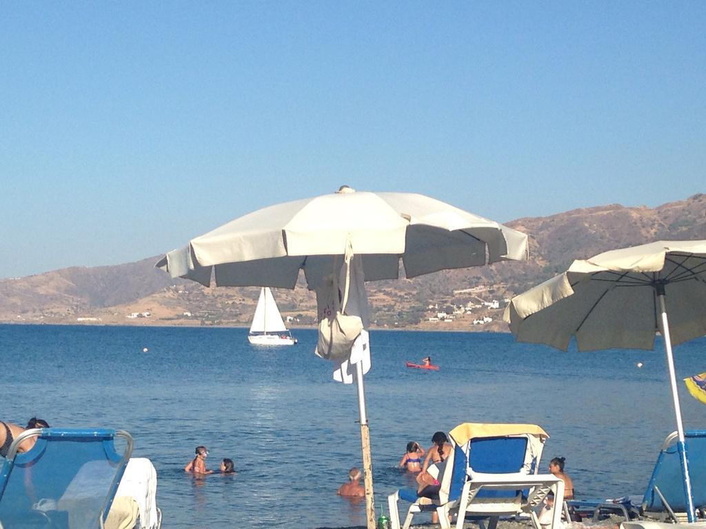 Sunset View Mermaid Villa Pomos Exterior foto