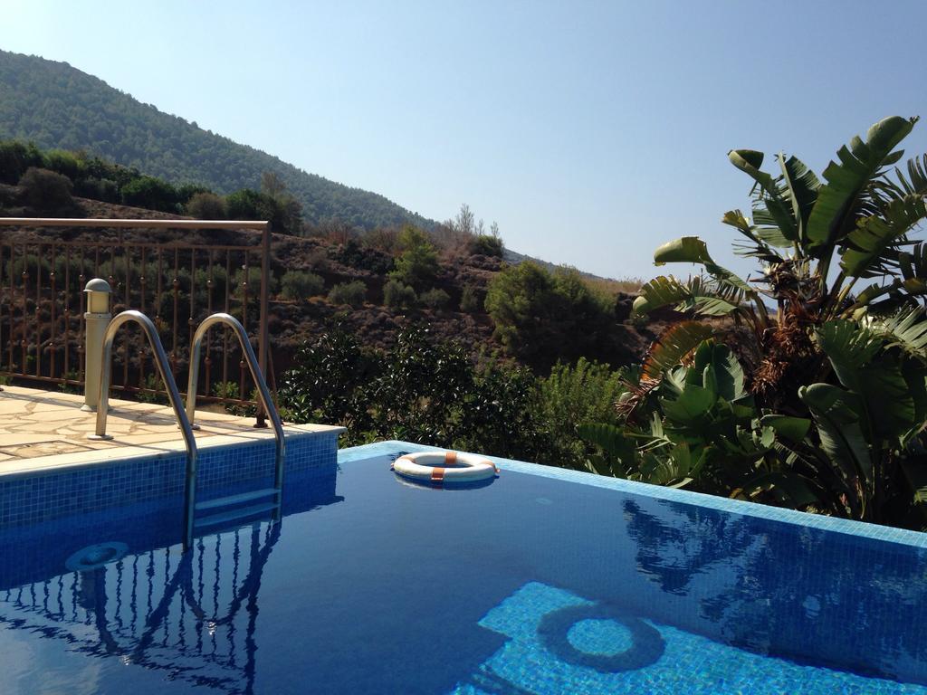 Sunset View Mermaid Villa Pomos Exterior foto